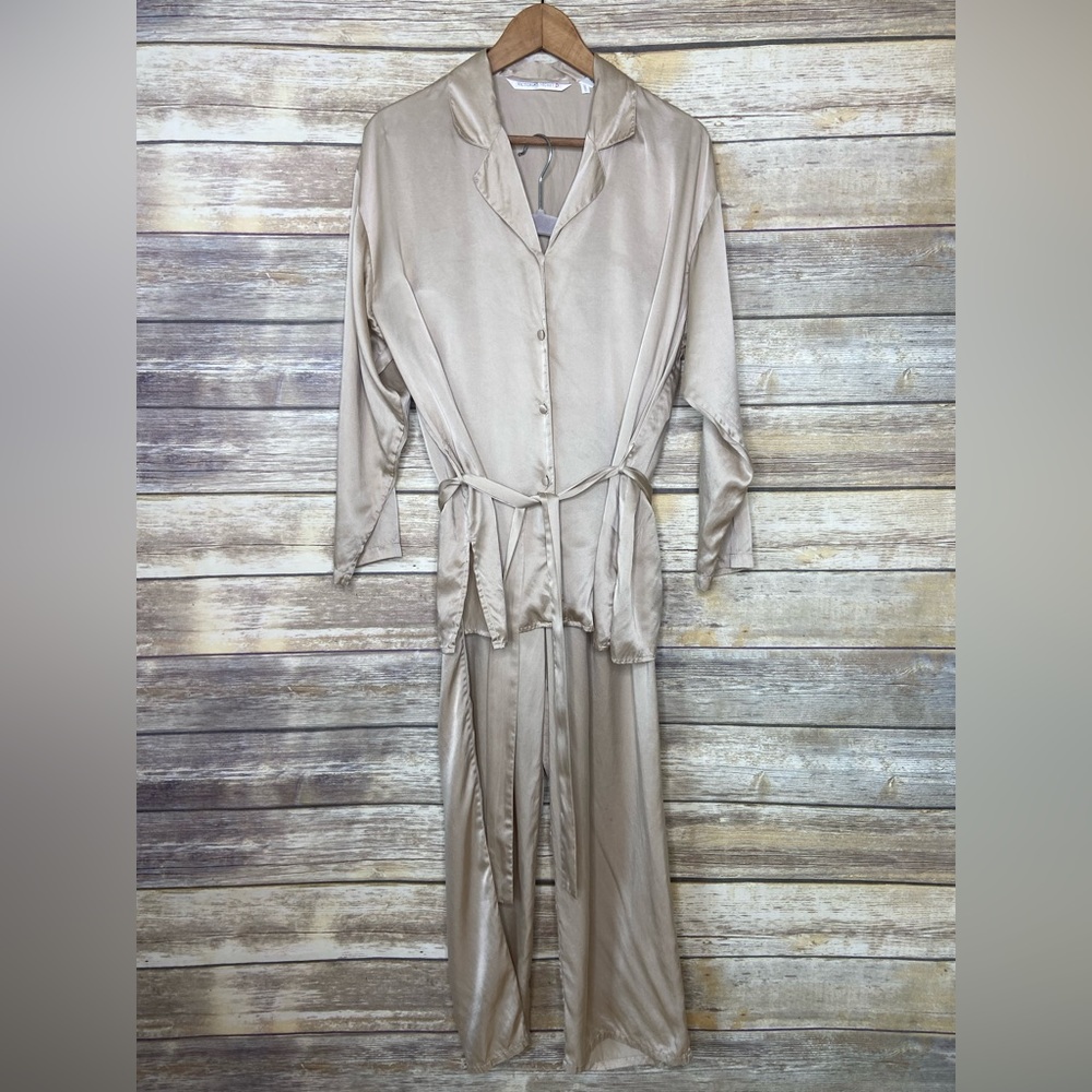 COPY - Victoria’s Secret M champagne 100% silk pajama set
